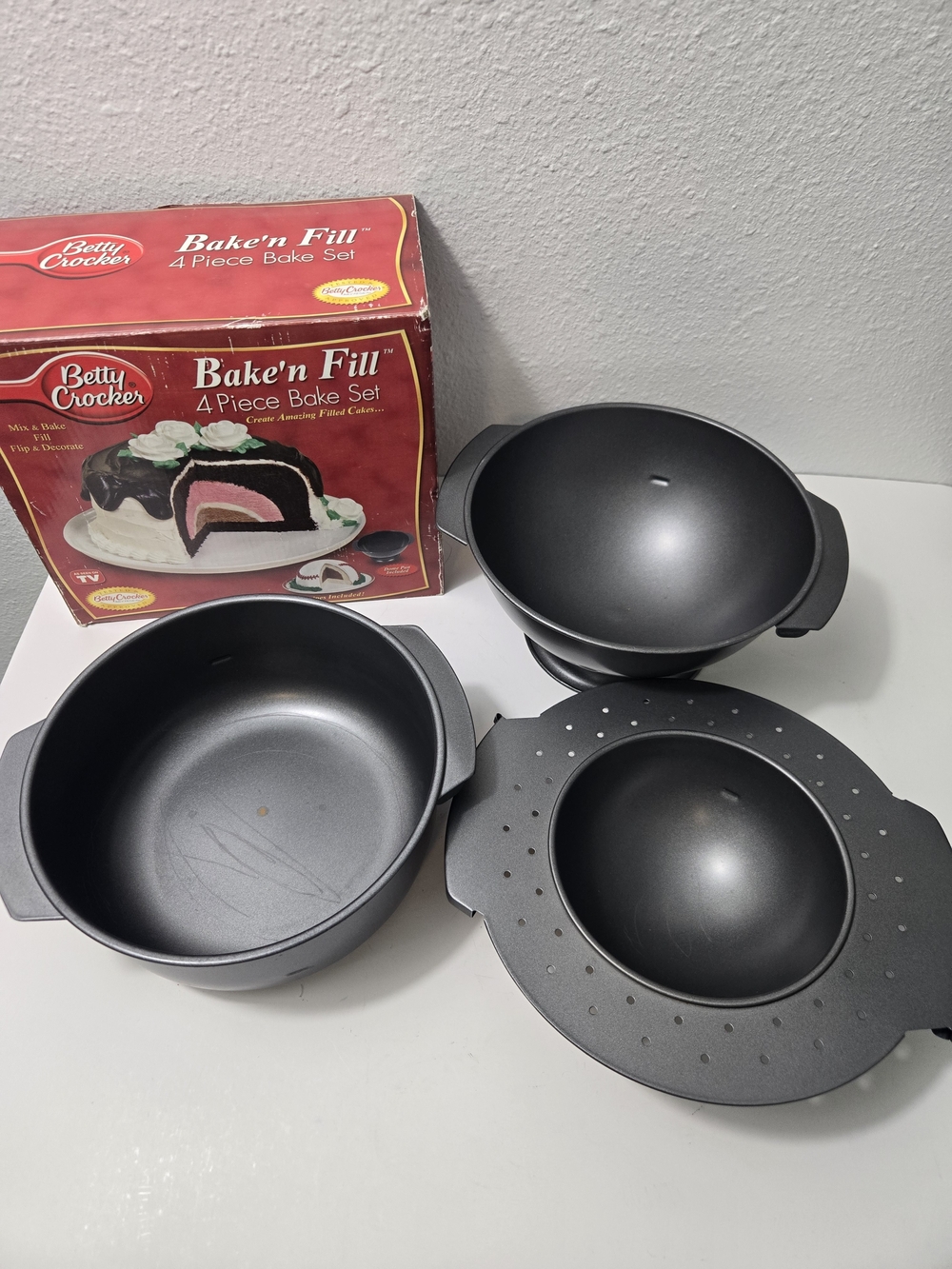 Betty Crocker Bake'n Fill 4-Piece Black Bake Set - Missing Pan